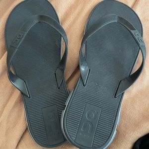 On Running “Off” Flip Flops - women’s size 8 - black asphalt